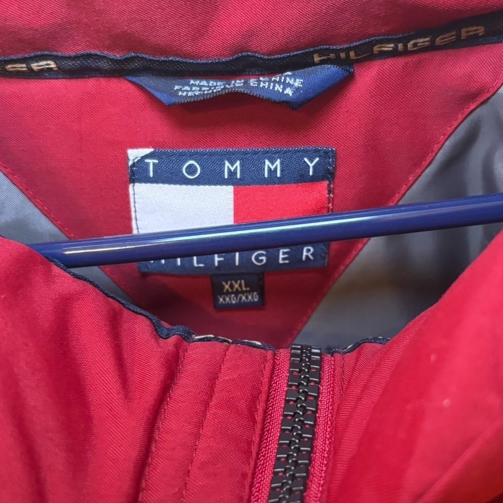 Vintage Tommy Hilfiger Red Insulated puffer Jacket - Picture 5 of 8